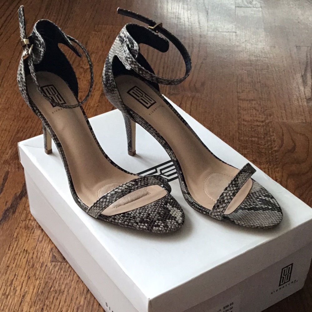 Signature by ShoeDazzle